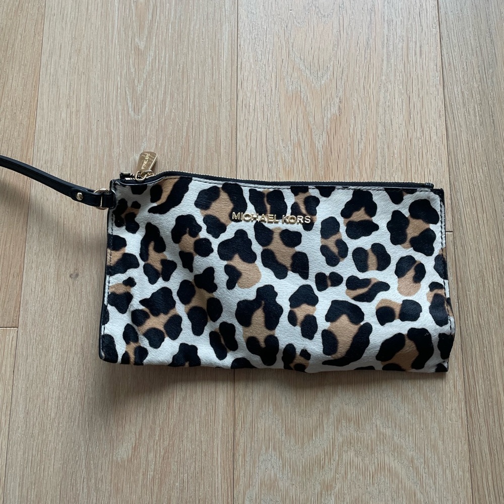 MICHAEL KORS clutch bag barely used, perfect condition